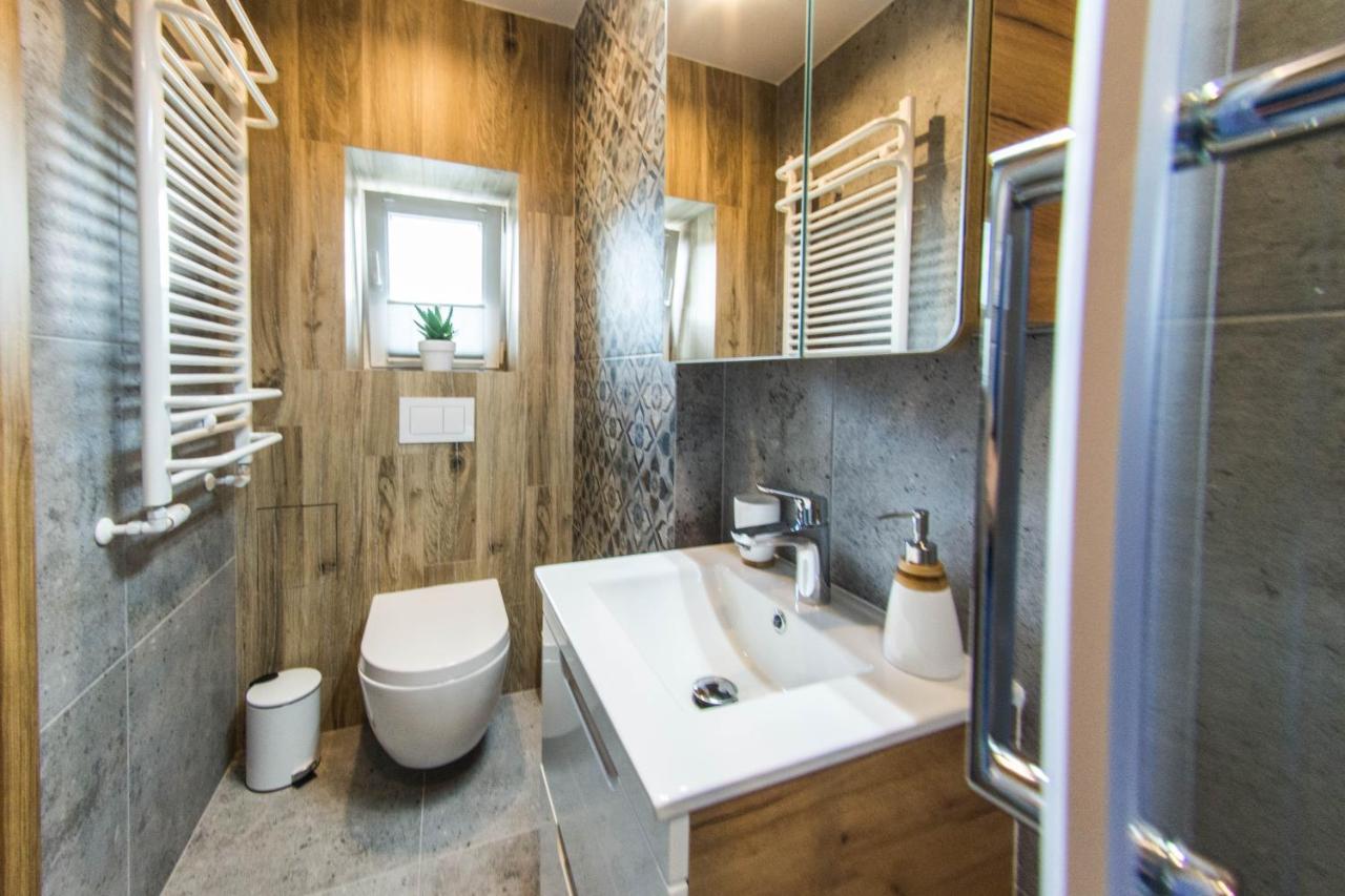 Apartament Wita Stwosza Jelenia Góra Exterior foto